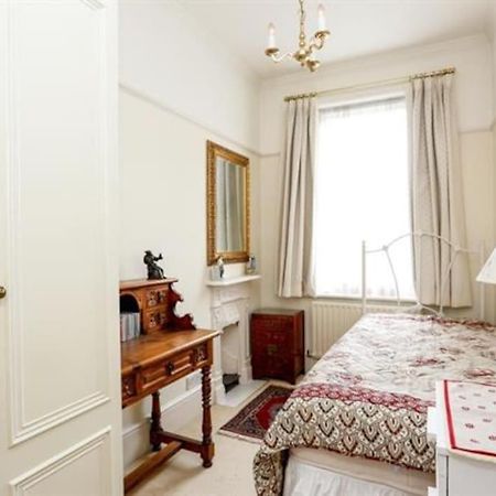 Large 3 Bed Flat In Central Wimbledon Londra Esterno foto
