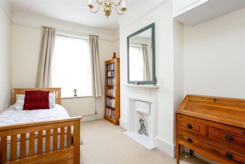 Large 3 Bed Flat In Central Wimbledon Londra Esterno foto